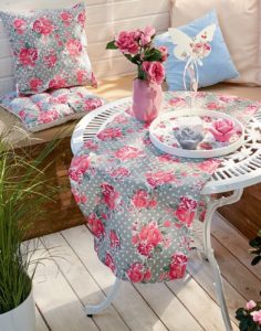 KiK_poszewka_na_poduszke_40__40_cm_cena_7_99_biezniki_rozne_wzory_cena_12_99 3 sposoby na majówkę w domu – ogródek działkowy, ogród, a nawet balkon i taras